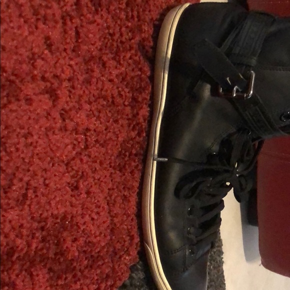 Louis Vuitton sneakers - Picture 3 of 4